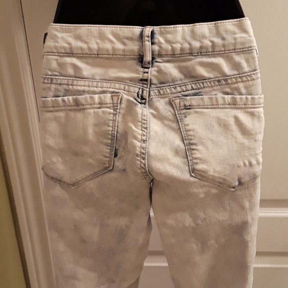 🔥HOT DEAL New🔥New Dynamite acid washed Jeans with leg buttons - Picture 7 of 8